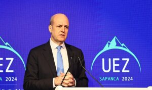 eski-isvec-basbakani-reinfeldt-kuresel-yonetisime-ihtiyacimiz-var-DvdbqTvd.jpg