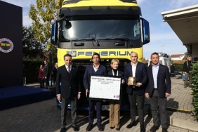 fenerium-urunleri-ford-trucks-ozel-tasarim-f-max-araclari-ile-turkiye-yollarina-cikiyor.jpg