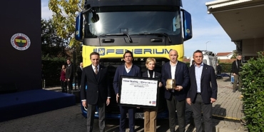 fenerium-urunleri-ford-trucks-ozel-tasarim-f-max-araclari-ile-turkiye-yollarina-cikiyor.jpg