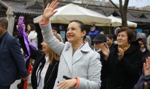 filiz-baskan-yeniden-aday-efes-selcuktan-asla-vazgecmem-kCrhrsZV.jpg