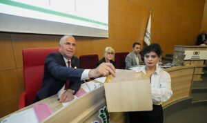 gaziemirde-unal-isik-yonetiminde-ilk-meclis-6jWuje58.jpg