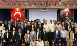 gazzeli-mustafa-sesini-duyurmak-icin-mektup-yazdi-savas-ruhlarimizi-parcaliyor-hayallerimizi-yok-ediyor-O7Vkmi2K.jpg
