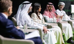 gcc-turizm-yetkilileri-atm-2024te-bir-araya-gelirken-turizmin-bu-yil-bae-gsyihsinin-12sini-GgSgKlPw.jpg