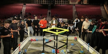 gelecegi-kodlayan-gencler-kucukcekmecede-vex-robotics-turnuvasinda-bulustu.jpg