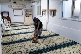 geyvede-cami-temizligi-devam-ediyor.jpg