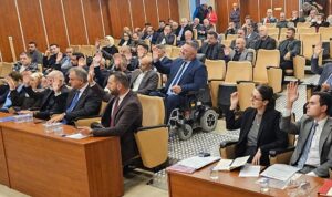 golcuk-belediyesi-engelli-meclis-uyesi-ve-engelli-bireylerin-meclis-salonuna-erisimini-kolaylastirmak-icin-engelli-kkTz1L8p.jpg