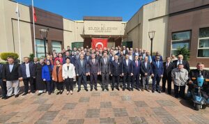 golcukte-duzenlenen-kent-bayramlasmasi-toplumun-her-kesiminden-temsilciler-vatandaslarin-genis-katilimi-ile-gerceklestirildi-GNAIOkfA.jpg