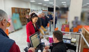 halk-marketteki-ucuz-et-kampanyasina-buyuk-ilgi-rTzBa5nL.jpg