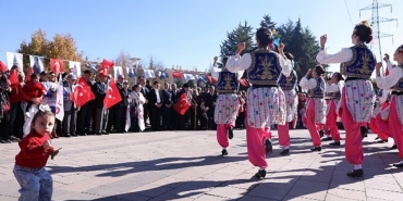 huseyin-can-guner-yasasin-cumhuriyet-iyi-ki-cumhuriyet-ilelebet-cumhuriyet.jpg