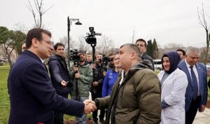 imam-hatip-ortaokulu-ogrencileri-talep-etti-imamoglu-calisma-arkadaslarina-talimat-verdi-8yDgdyYl.jpg