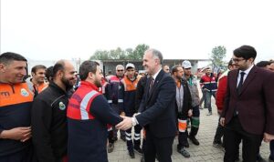 inegol-belediye-baskani-alper-taban-tum-calisanlarimiza-emek-ve-gayretleri-icin-tesekkur-ediyorum-O9OHpRg5.jpg