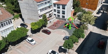 inegol-belediyesi-eskiyen-cocuk-parklarini-yeniliyor.jpg