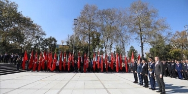 inegolde-cumhuriyet-bayrami-coskusu-celenk-toreniyle-basladi.jpg
