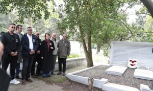 istanbul-buyuksehir-belediyesi-sehir-tiyatrolari-kurucusu-oyuncu-yazar-cevirmen-tiyatro-ve-sinema-yonetmeni-muhsin-5VSVBPsm.jpg