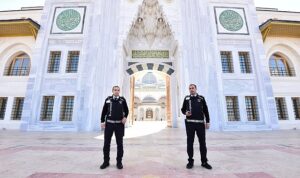 istanbul-buyuksehir-belediyesinin-temizlik-hizmeti-verdigi-selatin-cami-sayisi-42ye-cikti-MyiEl3hg.jpg