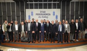 istanbul-uskudarda-demokrat-partili-600-uye-ak-partiye-gecti-icLBmByA.jpg
