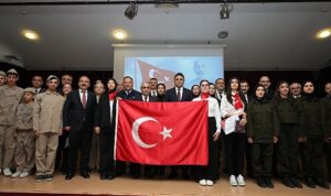 istiklal-marsinin-kabulunun-103yil-donumu-aliagada-kutlandi-PAE18XEC.jpg