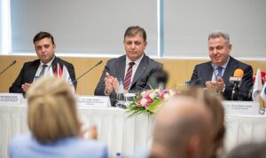 izmir-buyuksehir-belediye-baskani-dr-cemil-tugay-83-dunya-skal-kongresinin-tanitim-toplantisinda-konustu-m7QTEK4z.jpg