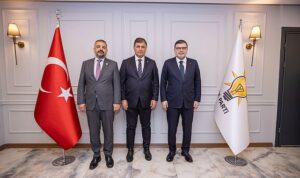 izmir-buyuksehir-belediye-baskani-dr-cemil-tugay-ak-parti-il-baskanligi-ziyaretinde-is-birligi-15beC66P.jpg