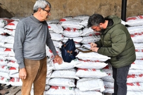 izmir-buyuksehir-belediyesi-ekipleri-hava-kalitesi-icin-denetimde-komur-satis-yerlerine-siki-denetim.jpg