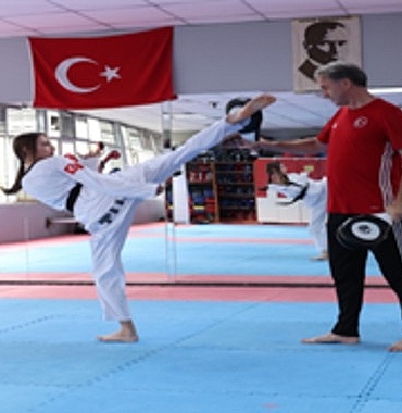 İzmir’in altın kardeşlerinden çifte madalya