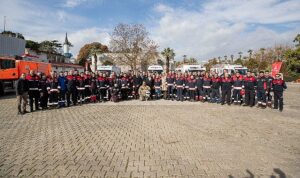 izmir-itfaiyesinin-ozel-donanimli-ambulanslari-hayat-kurtaracak-tuabLYNg.jpg