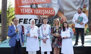izmir-meb-gastronomi-festivalinde-lezzet-soleni-yasandi-O8s5VjSg.jpg