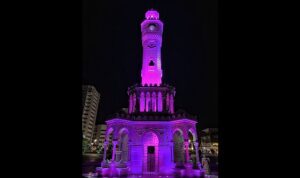 izmir-saat-kulesi-epilepsi-icin-mor-renkle-isiklandirilacak-mWudePAd.jpg