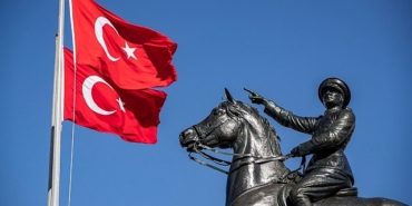 izmirde-en-buyuk-bayrama-en-gorkemli-kutlama.jpg