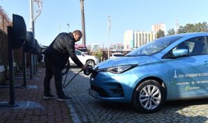 izmirin-elektrikli-ulasimina-avrupa-modeli-MuTtSSy7.jpg