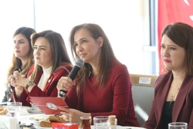izmirin-guclu-kadinlari-karsiyakada-bulustu.jpg
