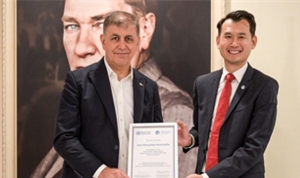 izmirin-yasli-dostu-sehir-unvani-tescillendi.jpg