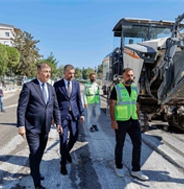 izmirin-yollarinda-gece-gunduz-asfalt-calismasi.jpg