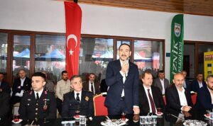 iznikte-ramazan-bayrami-dolayisiyla-bayramlasma-toreni-gerceklestirildi-C9uTefd1.jpg