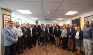 izsu-genel-mudurlugunde-bayrak-degisimi-Ez1NxUrk.jpg