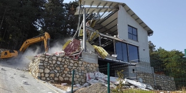 kacak-villa-yikildi.jpg