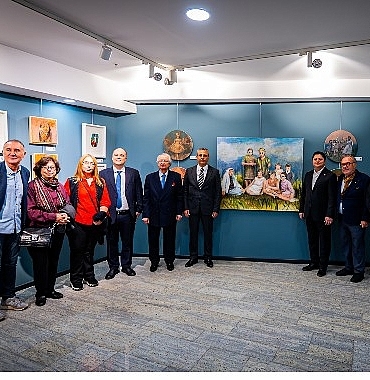 KAÇUV’un “12 Renk, Binlerce Umut” sergisi sanatseverlerle buluştu