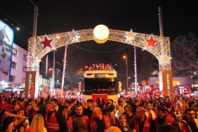 Kadıköy’de Yüz Binlerce Kişi Cumhuriyet İçin Yürüdü