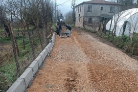 kandirada-yol-bakim-calismalari-araliksiz-suruyor.jpg
