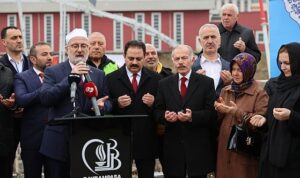 kaptan-ahmet-erdogan-camiinin-temeli-bayrampasada-dualarla-atildi-AWBgzr7R.jpg