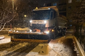 kar-yere-ekipler-yollara-dustu.jpg
