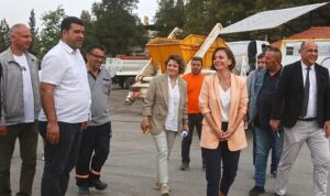 karabaglar-belediye-baskani-helil-kinay-gune-fen-isleri-santiyesinde-emekcilerle-bir-araya-gelerek-basladi-zmGZg4ul.jpg