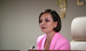 karabaglar-belediye-meclisi-mayis-ayi-2-birlesiminde-oturumunu-sma-hastasi-gulsimaya-bagisladi-l8FhC4GA.jpg
