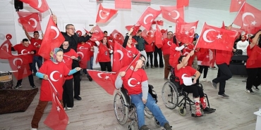 karaman-belediyesi-ana-kucaginda-cumhuriyet-coskusu.jpg