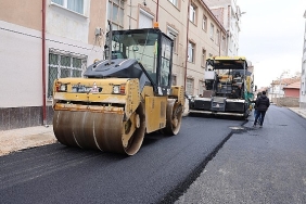 karaman-belediyesi-yol-yapim-ve-asfalt-calismalarini-ara-vermeden-sehrin-farkli-bolgelerinde-surduruyor.jpg