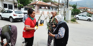 karsiyaka-belediyesinden-sancaklida-fidan-dayanismasi.jpg