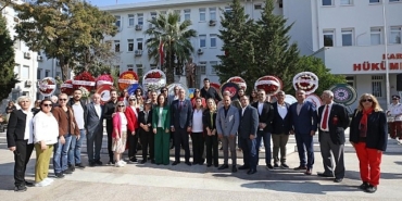 karsiyakada-cumhuriyet-bayrami-gururla-kutlaniyor.jpg