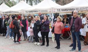 karsiyakada-sevgililer-gunu-pazari-acildi-caLOqGeT.jpg