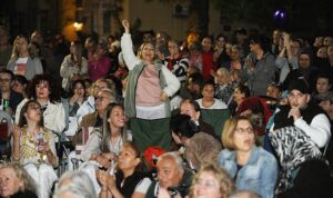 karsiyakayi-hidirellez-coskusu-sardi-Zae2T4aM.jpg