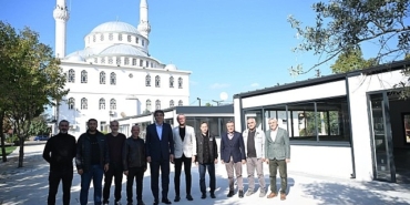kartepe-belediye-baskani-av-m-mustafa-kocaman-yapimi-hizla-devam-eden-kosekoy-meydan-projesinde-incelemelerde-bulundu.jpg